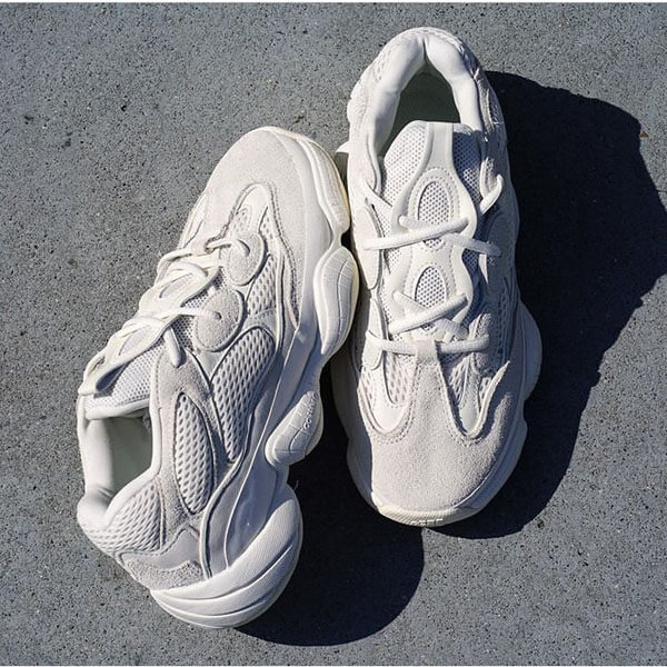 アディダス入手困難激レア!Yeezy Boost 500 Bone White　イージーブースト