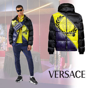 2020-21AW VERSACE ヴェルサーチ メデューサモチーフ ダウンジャケット black