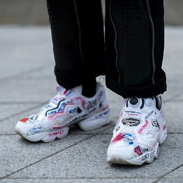 入手困難コラボ！ヴェトモン x Reebok InstaPump Fury Graffiti 偽物