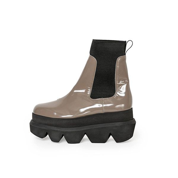 ♡足元上品に♪【sacai】Platform Boots 偽物プラットフォームブーツ21-05759選べる2色