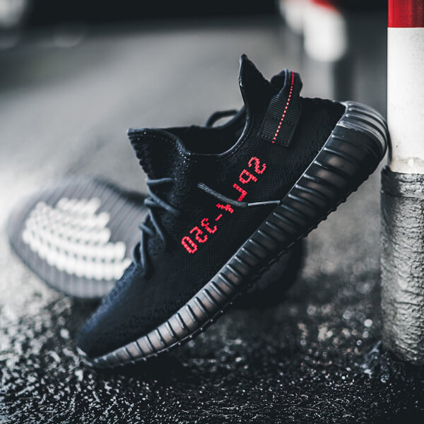 新色☆希少【アディダス】激レア Kanye West コラボ Yeezy Boost 350 V2 Bred コピー